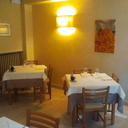 Albergo Croce D'Oro Dolcè 외부 사진