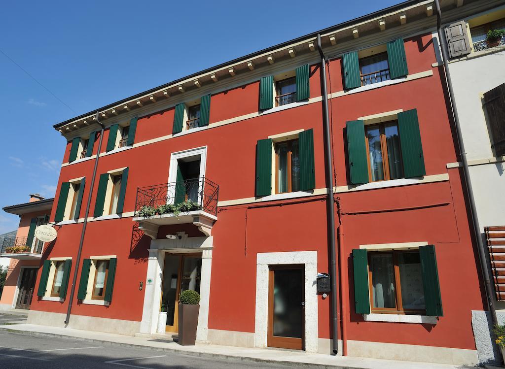 Albergo Croce D'Oro Dolcè 외부 사진