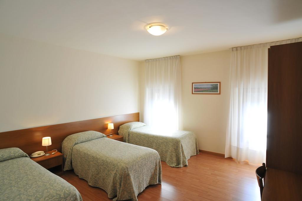 Albergo Croce D'Oro Dolcè 외부 사진