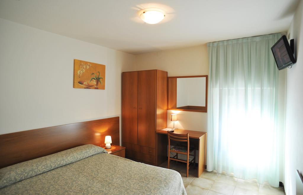 Albergo Croce D'Oro Dolcè 객실 사진