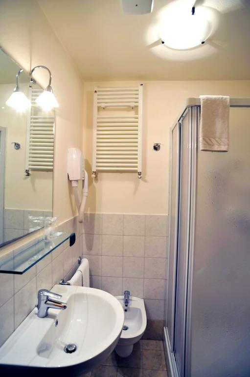Albergo Croce D'Oro Dolcè 외부 사진